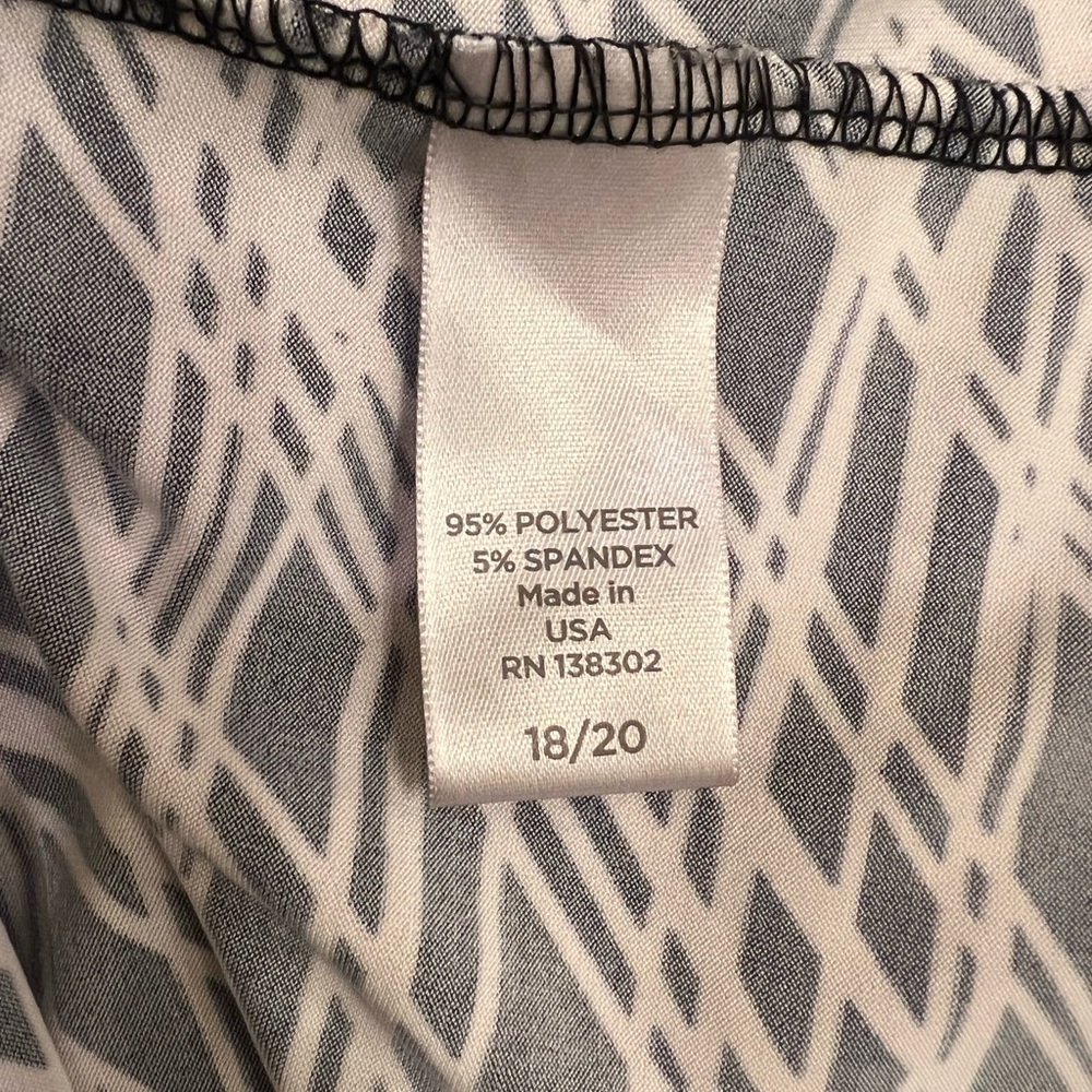 Sleeveless Black and White Dress Size 18/20 - Picture 3 of 8